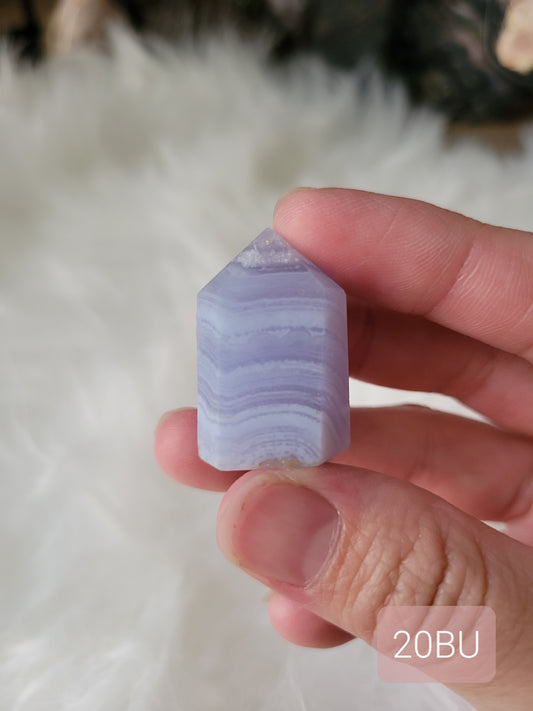 Mini Chunky Blue Lace Agate Point 20BU