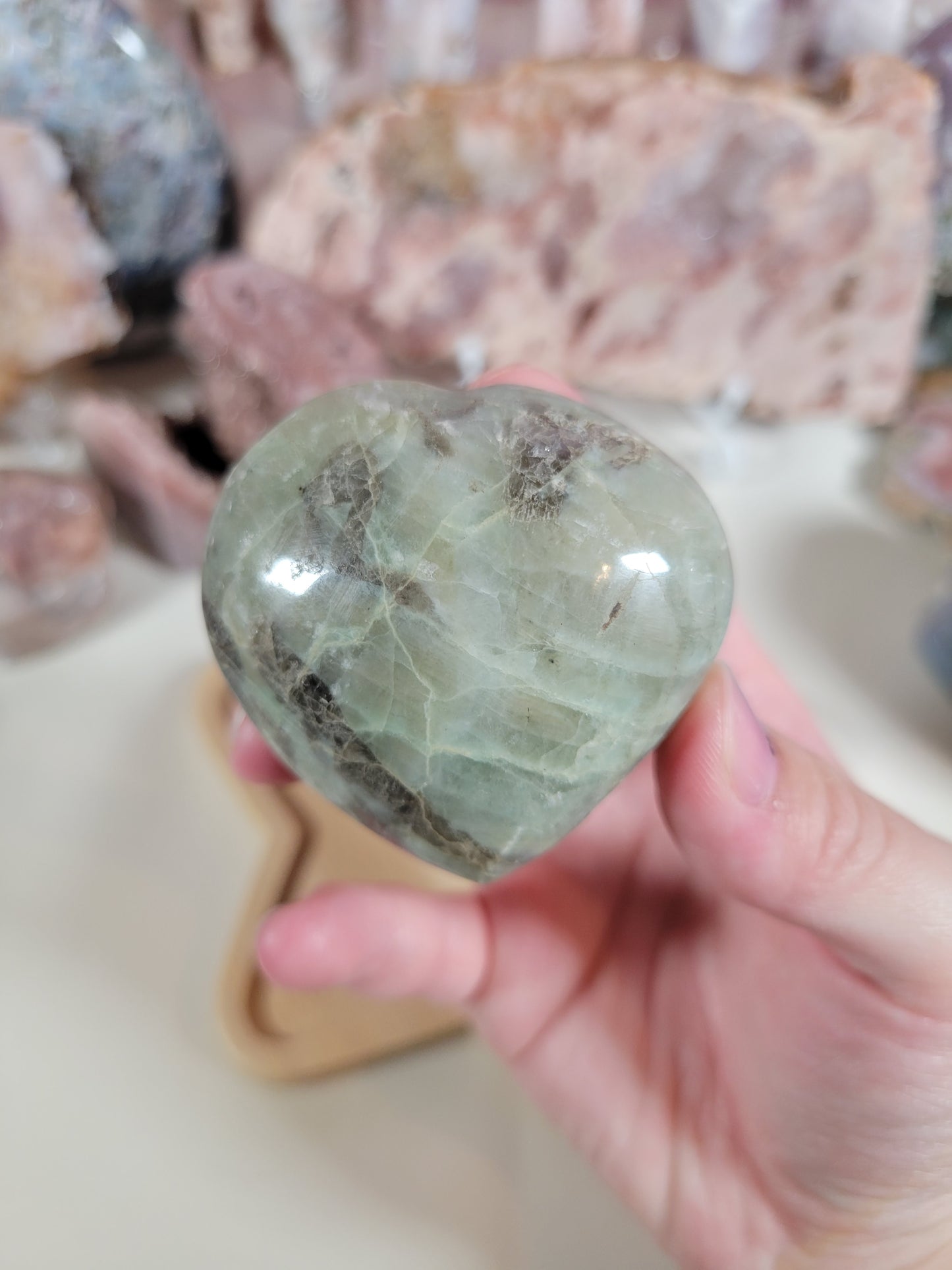 Sparkly Green Moonstone Heart Carving 8MH