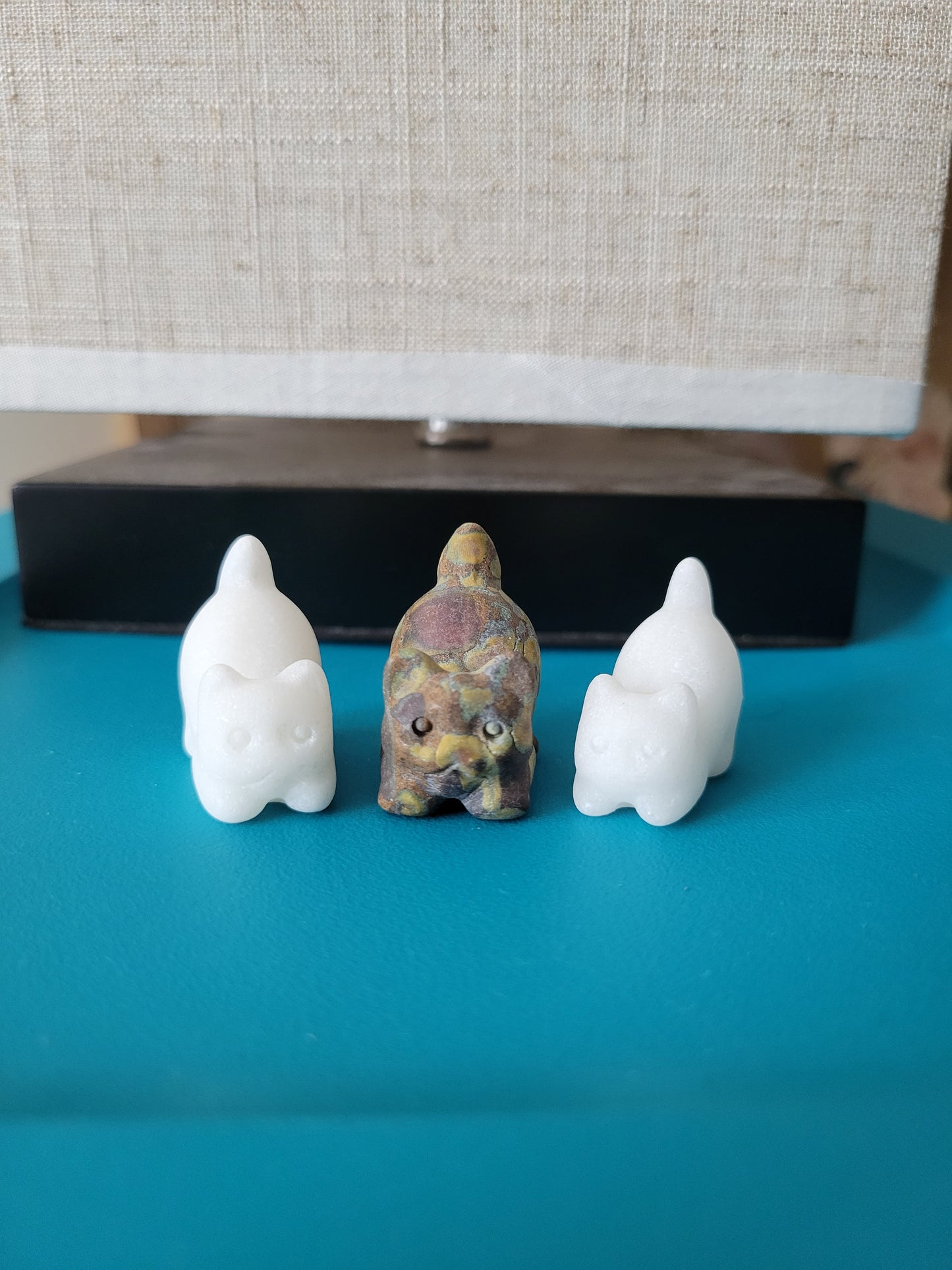 White Snow Agate Kitty Carving 10KL