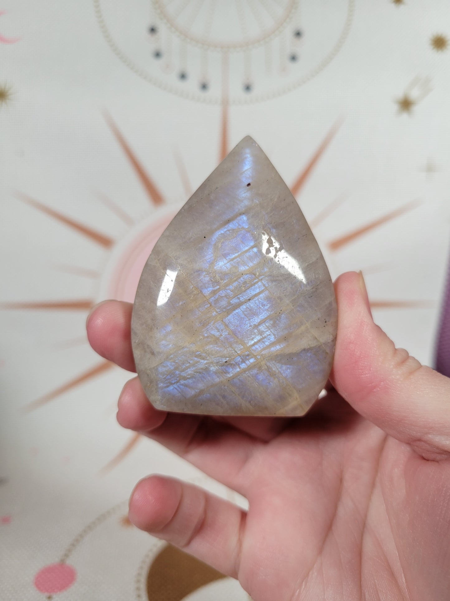 Flashy Moonstone Flame Teardrop Carving 30MF