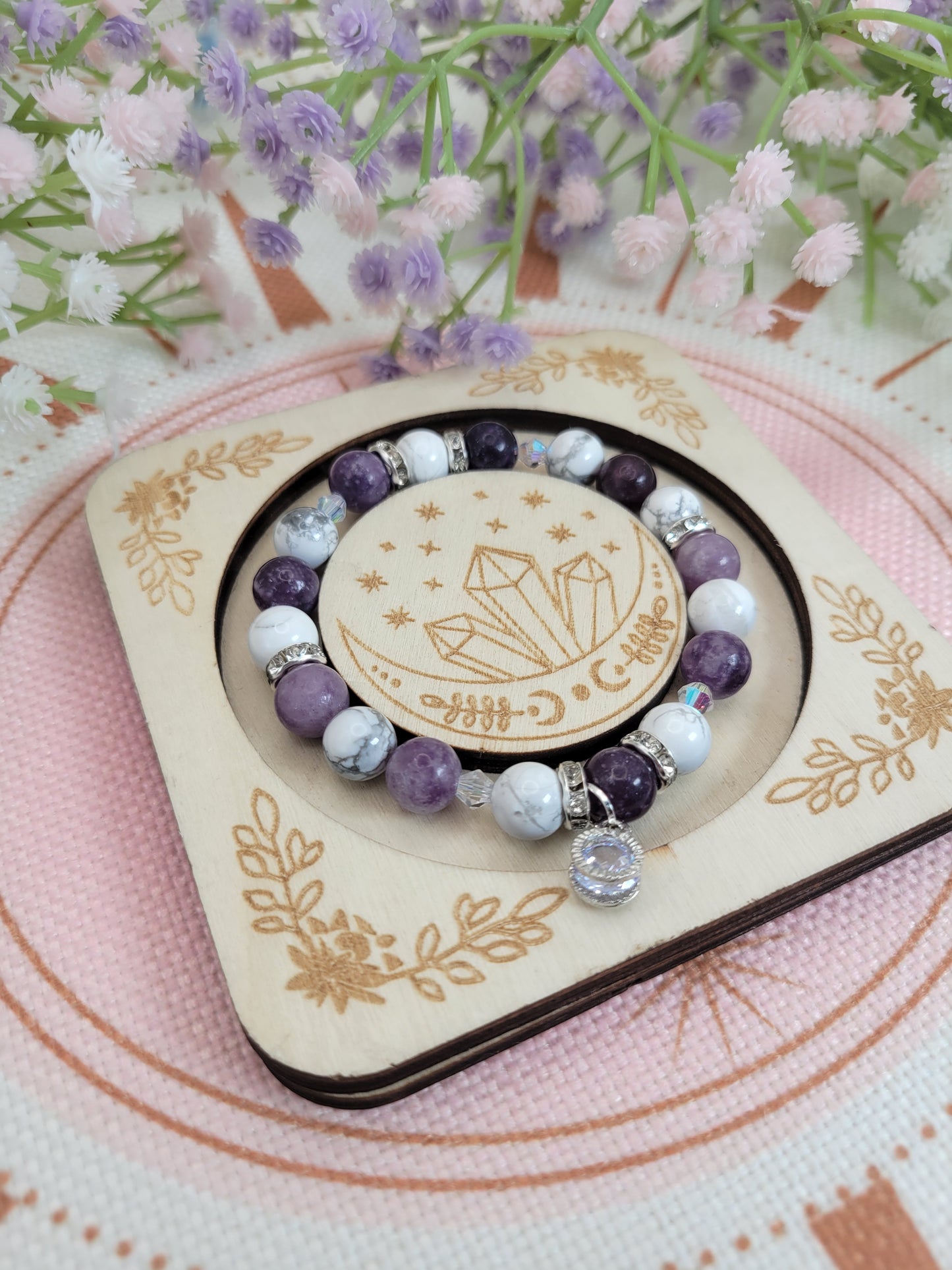 SV9 Howlite and Lepidolite Bracelet