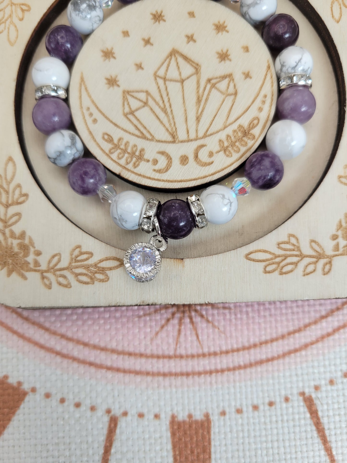 SV9 Howlite and Lepidolite Bracelet