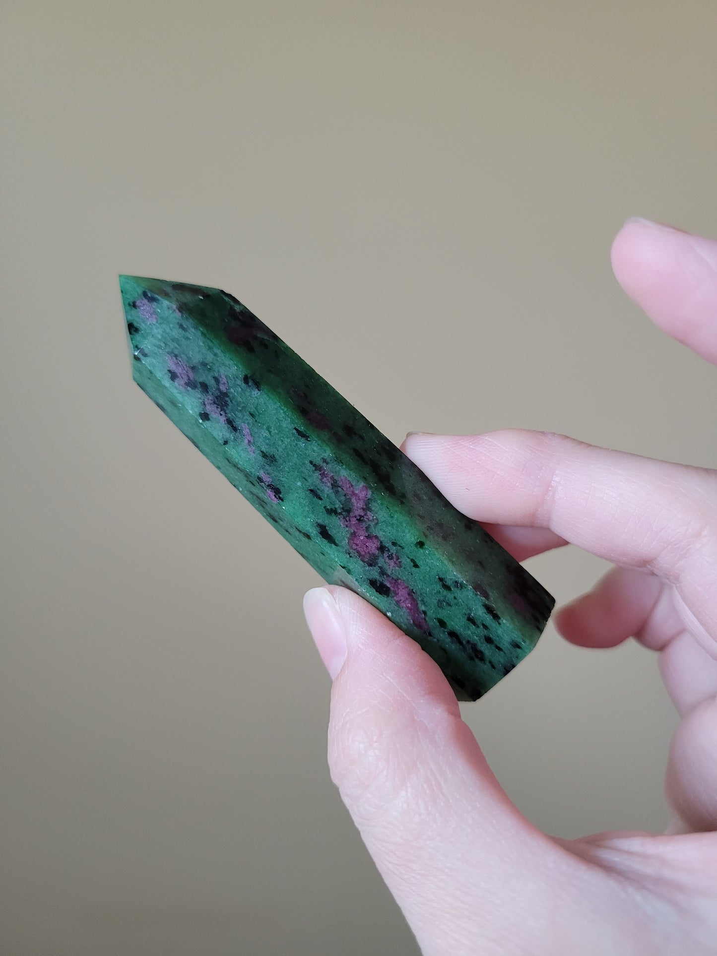 UV Reactive Ruby Zoisite Point 8RZ