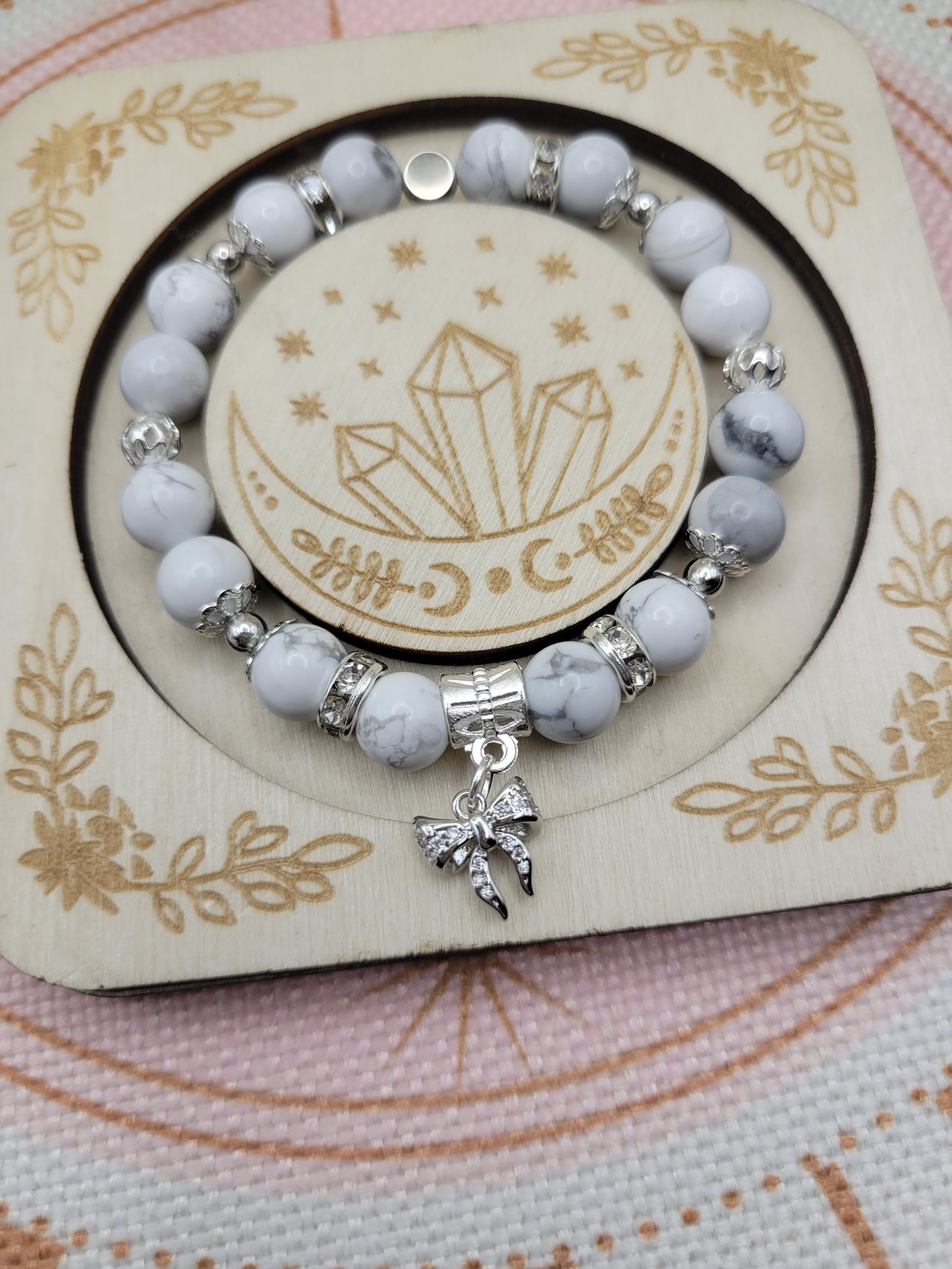 SV50 Howlite Bracelet