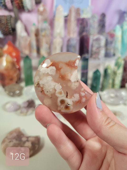 Flower Agate Moon Carving 12G