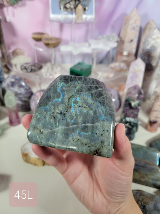 Standing Stormy Flash Labradorite Freeform 45L